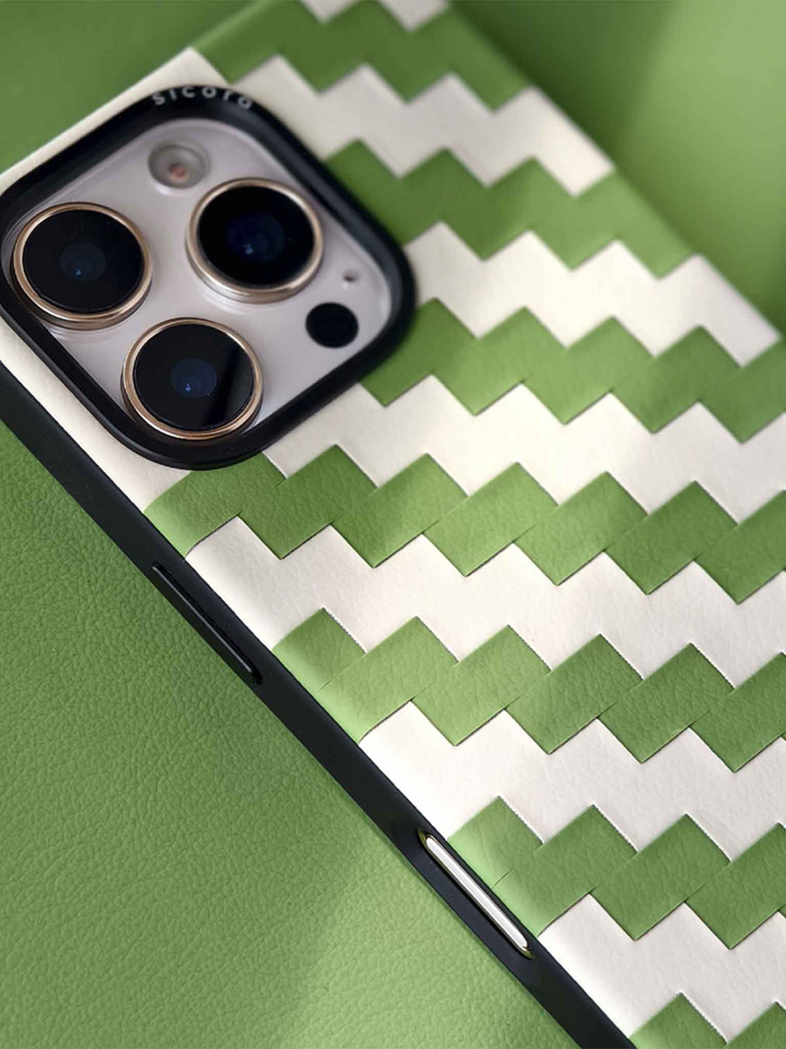 sicora  iPhone 16 pro case with green and white zigzag pattern