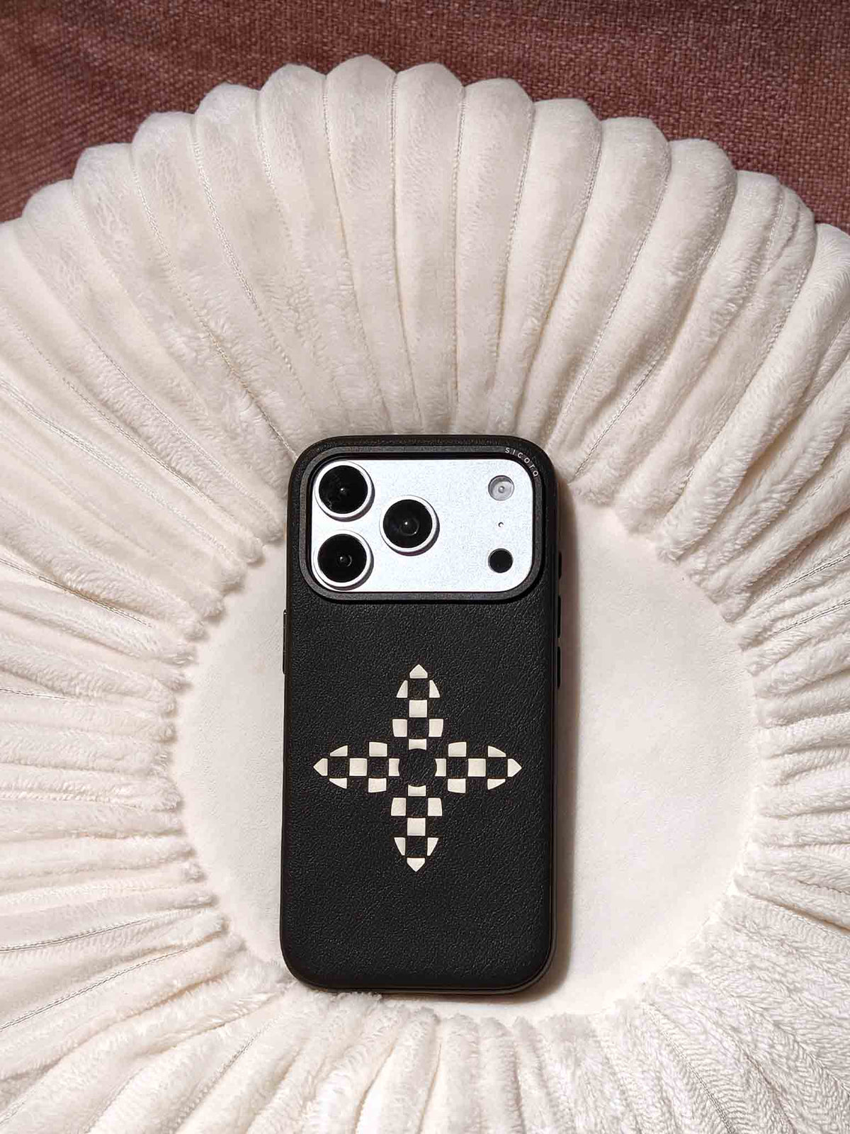 A black sicora iPhone 18  / 17 pro max vegan case, bloom case.