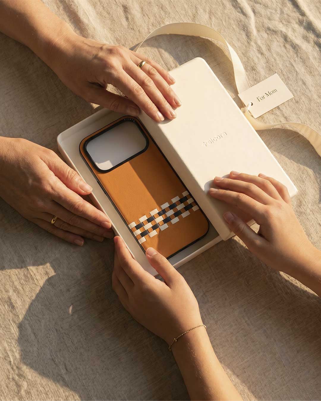 sicora case gift guide