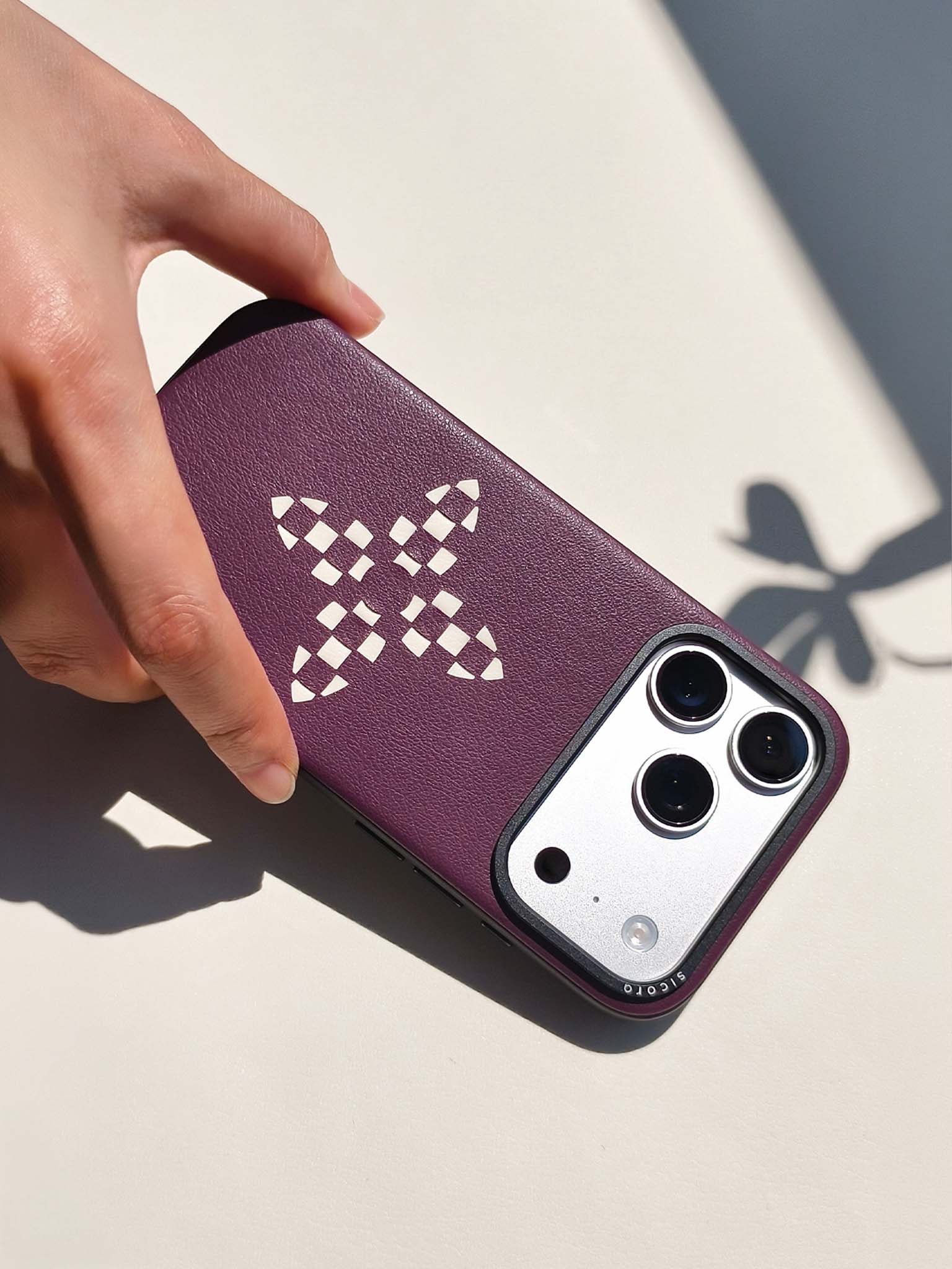 Product video showcasing sicora iPhone 18 pro vegan leather case, bloom case in cherry purple