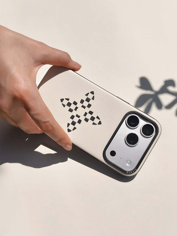 Product video showcasing sicora iPhone 18 pro vegan leather case, bloom case in cream white