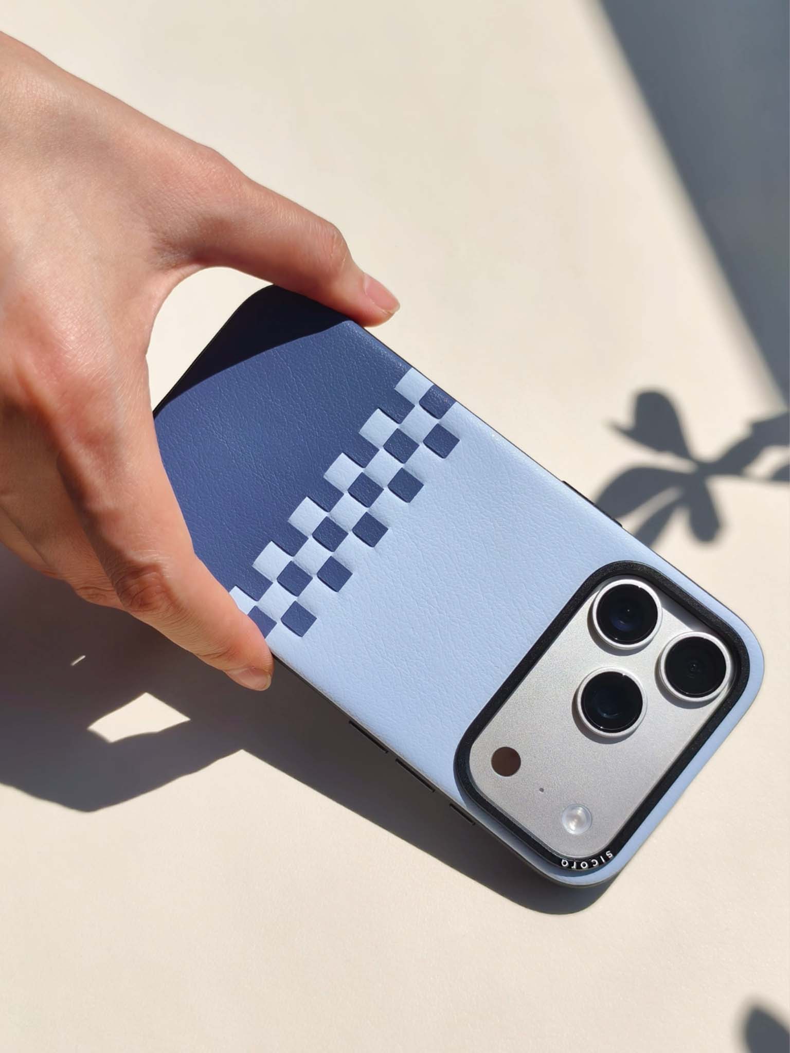 Product video showcasing sicora iPhone 18 pro vegan leather case, crossover case in sky and shadow