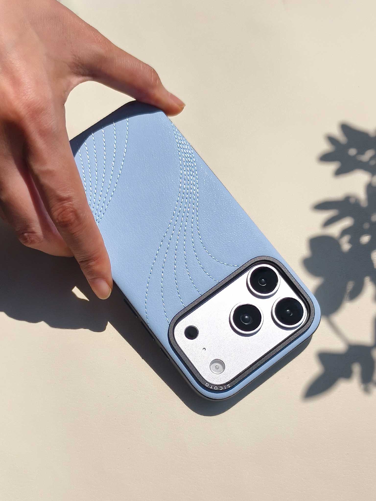 Product video showcasing sicora iPhone 18 pro vegan leather case, flow case in sky blue