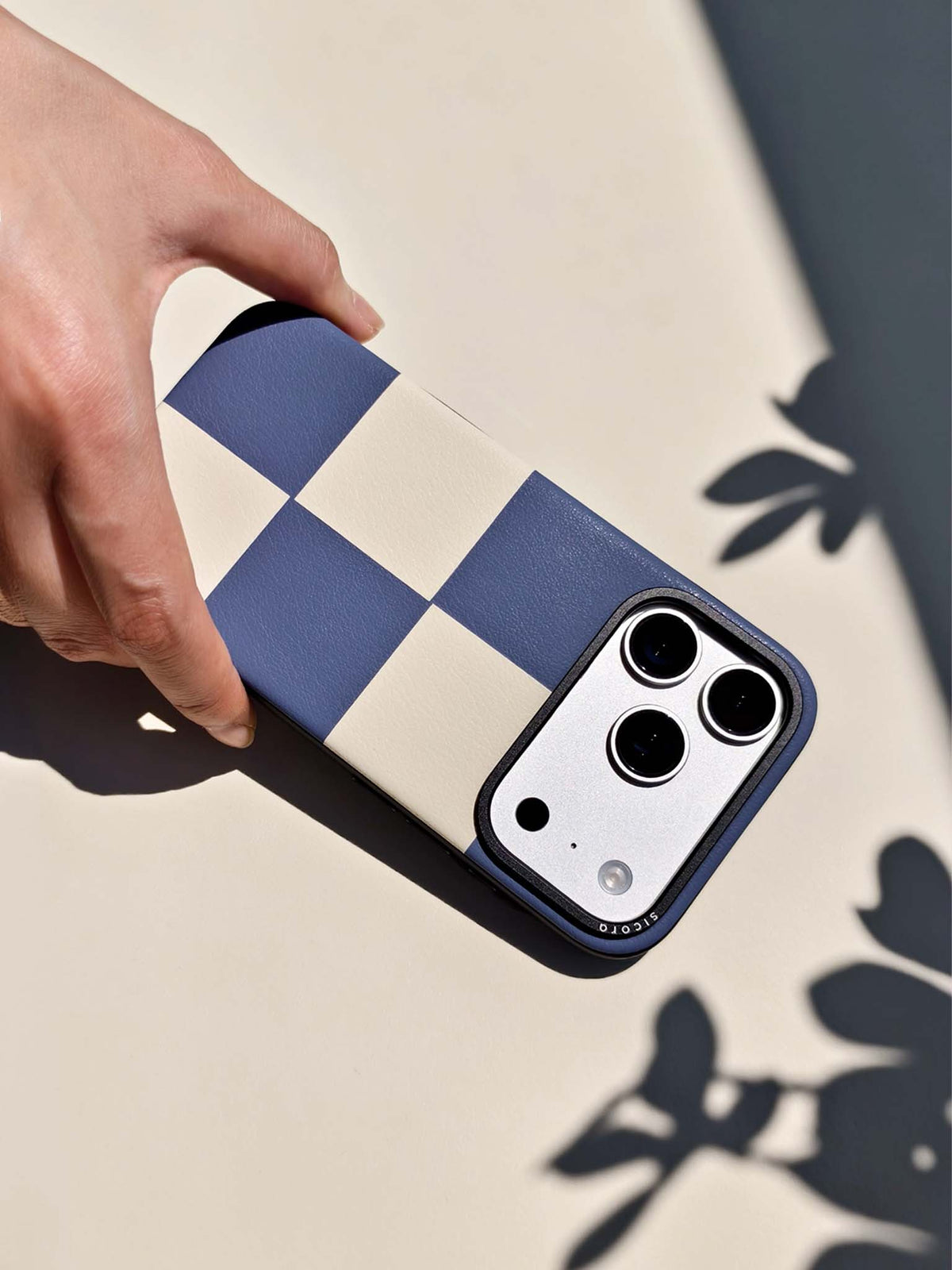 Product video showcasing sicora iPhone 18 pro vegan leather case, macro case in shadow and cream