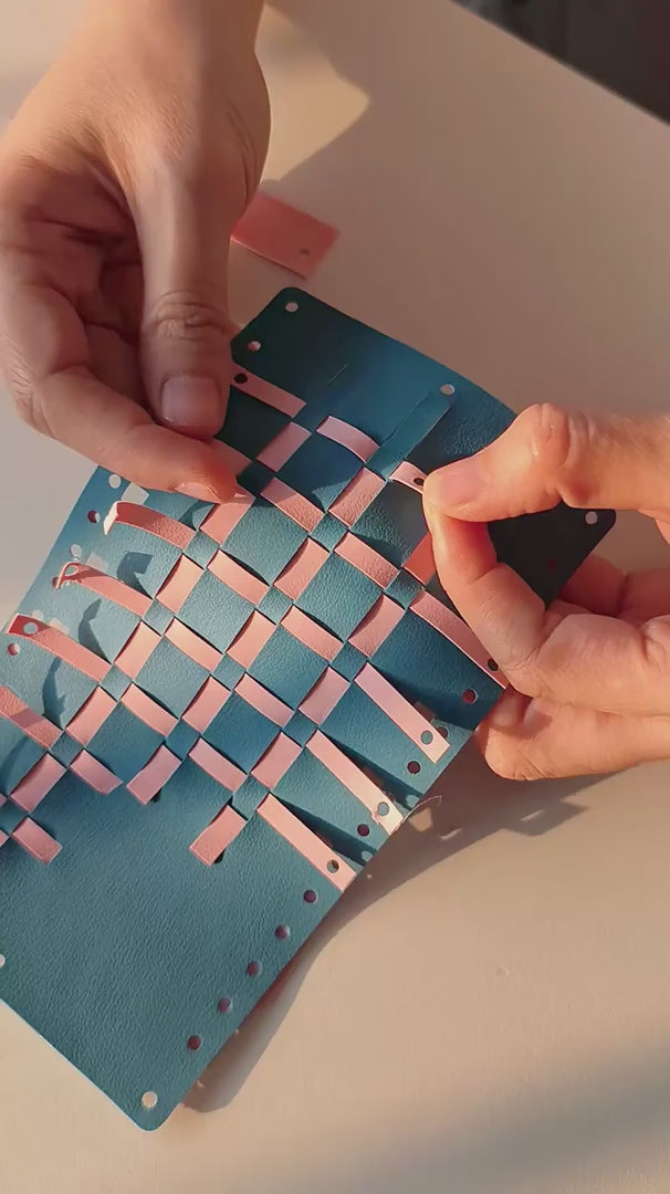Handcrafting silio leather gridplay phone case