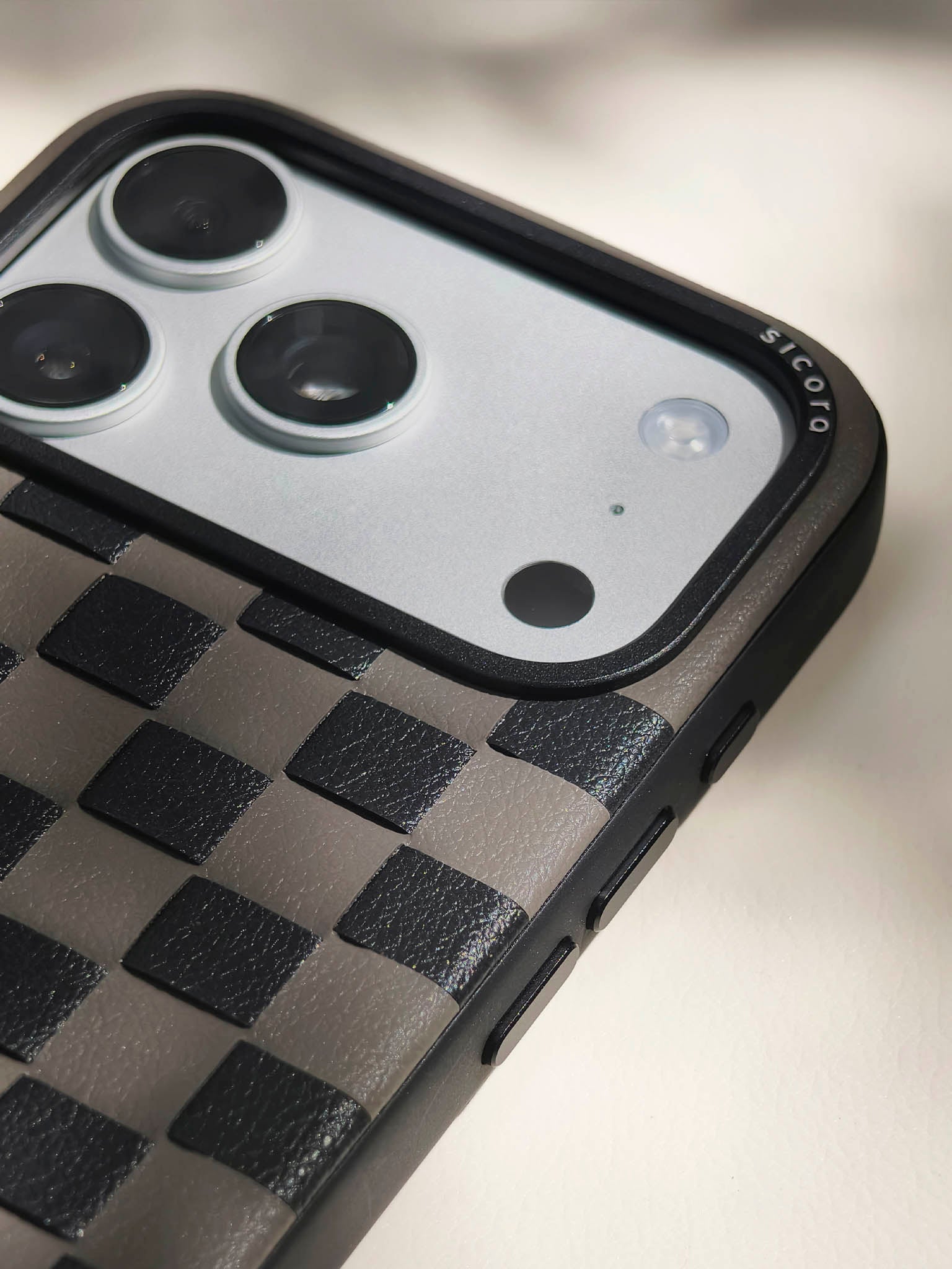 sicora black granite checkerboard case iPhone 17 pro video