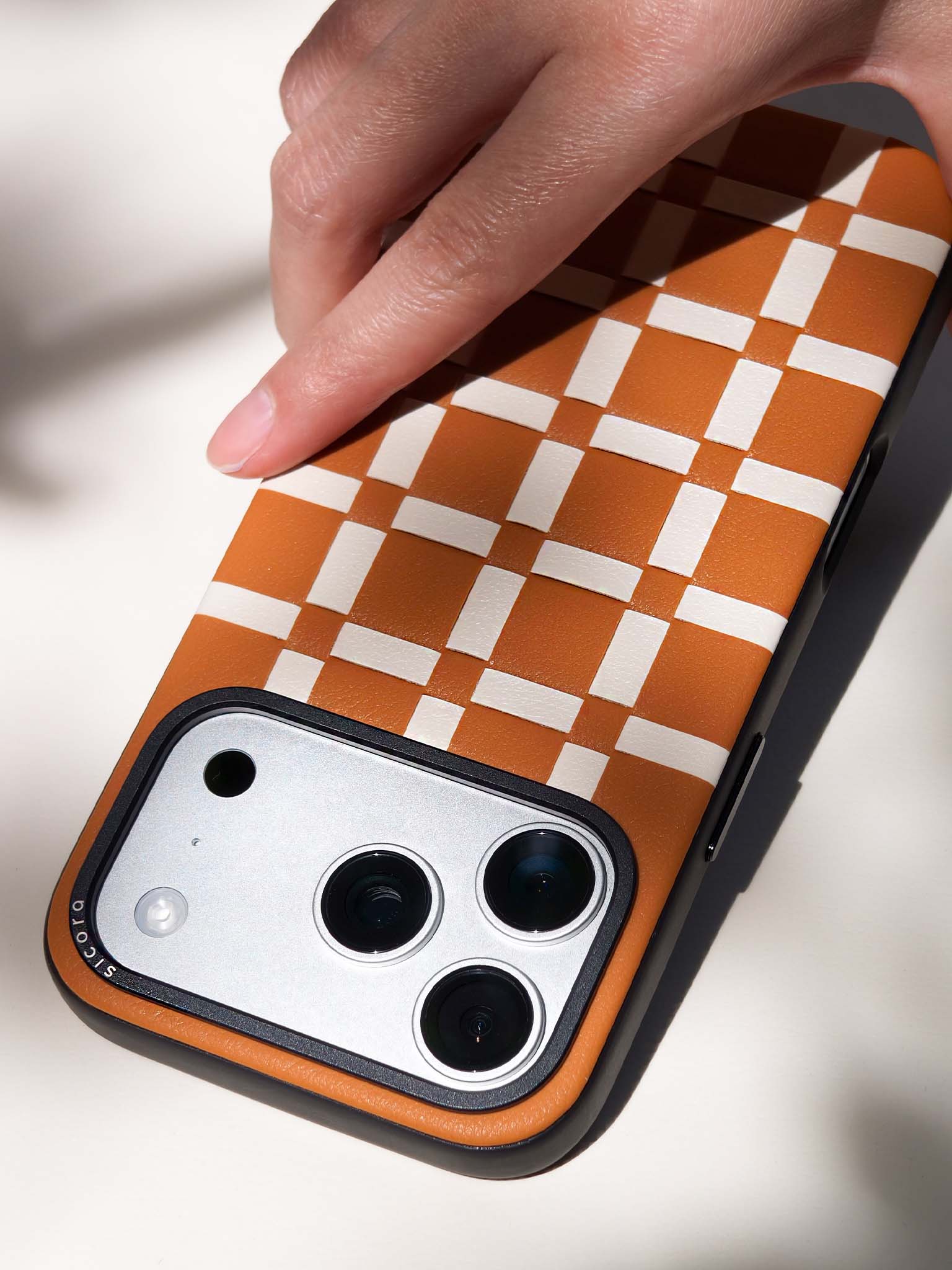 sicora toffee cream gridplay case iPhone 17 pro video