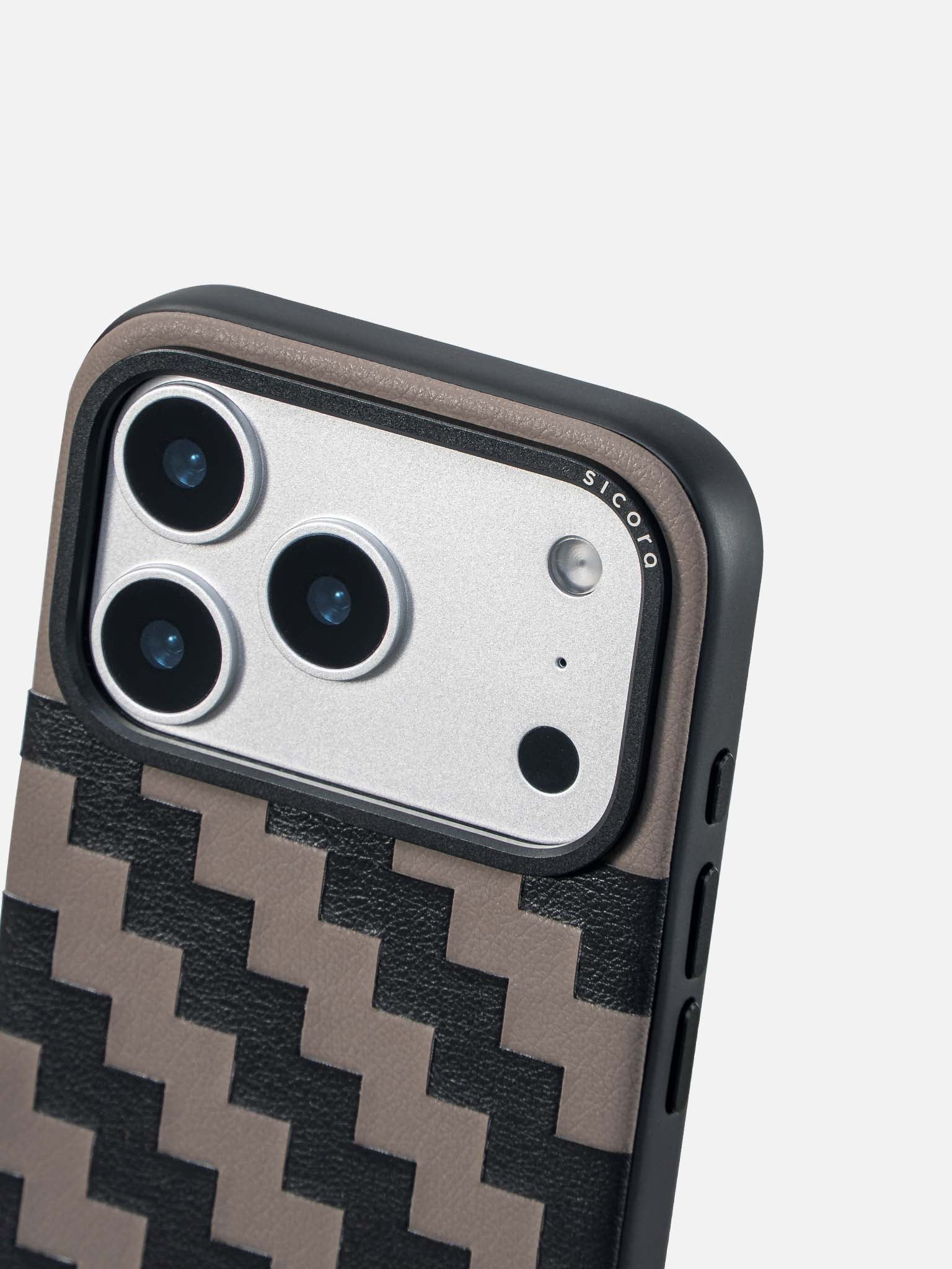 Sicora zigzag phone case with black and granite gray zigzag pattern
