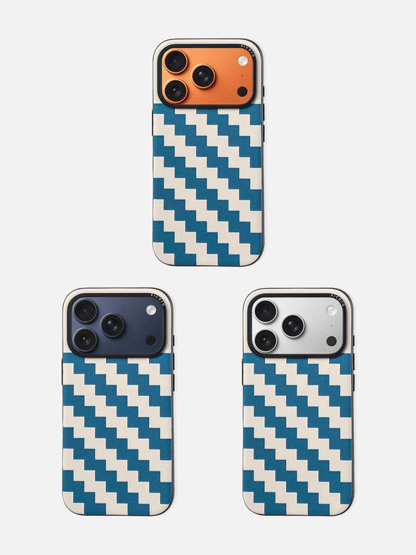 sicora iPhone 17 pro zigzag case sea cream lineup